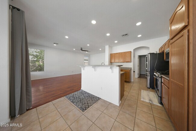 Building Photo - 1642 W Windsong Dr