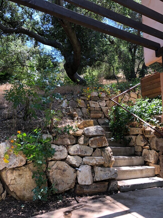 Building Photo - 1734 Topanga Skyline Dr