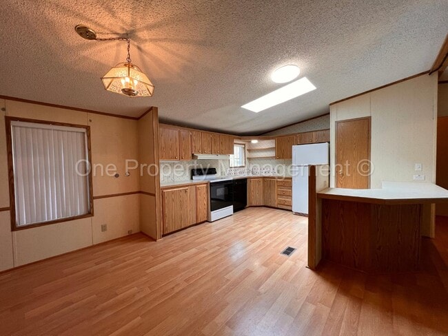 Building Photo - 24403 Gile Pl