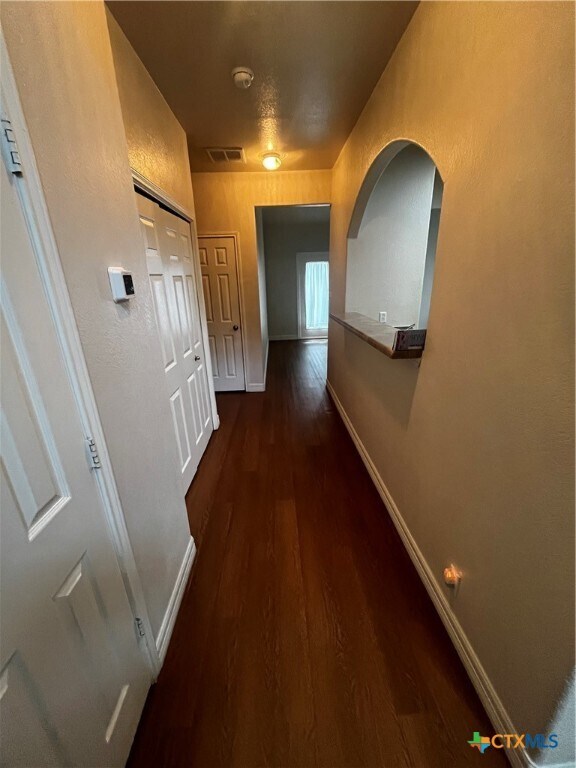 Building Photo - 2033 Northview Dr