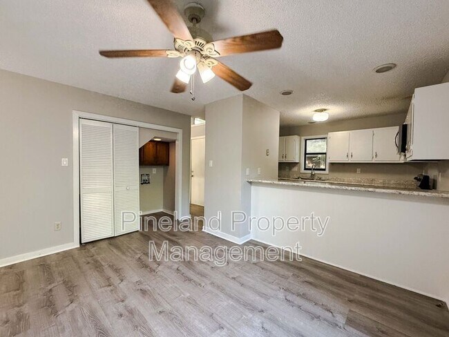 Building Photo - 321 Watergap Dr