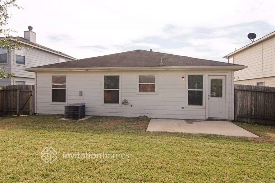 Building Photo - 8119 White Arbor Ct