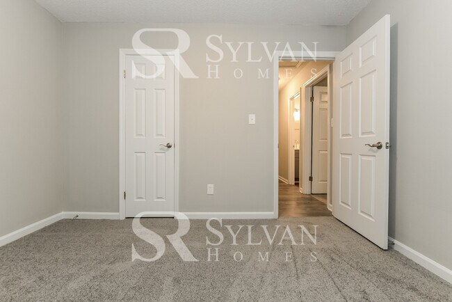 Building Photo - Lovely 3BR 1BA Home