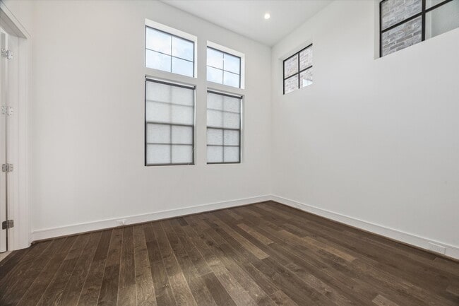 Building Photo - 5824 Winsome Ln