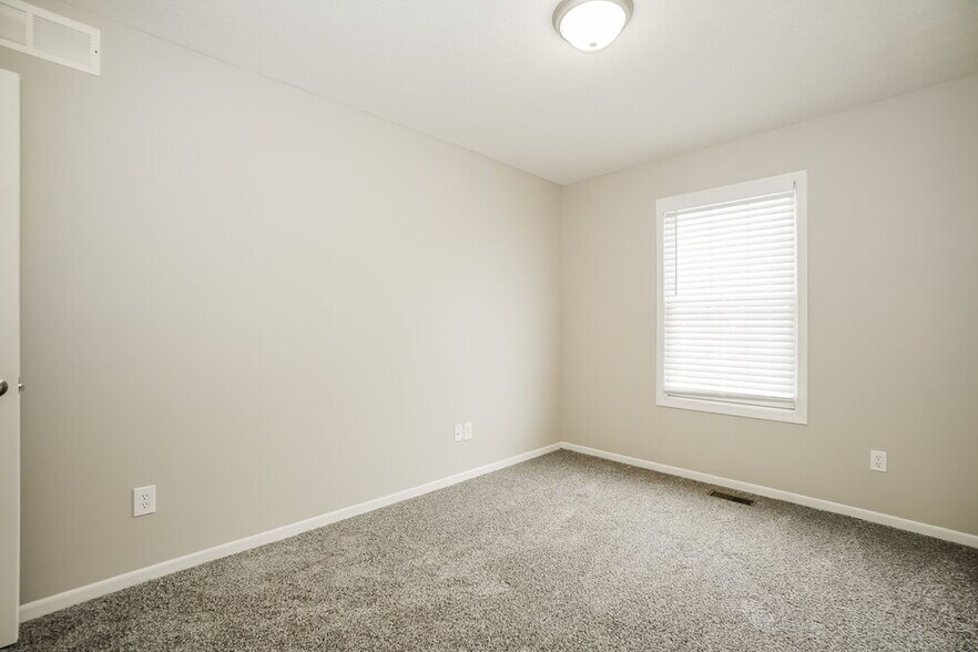 Building Photo - 7140 Calusa Drive