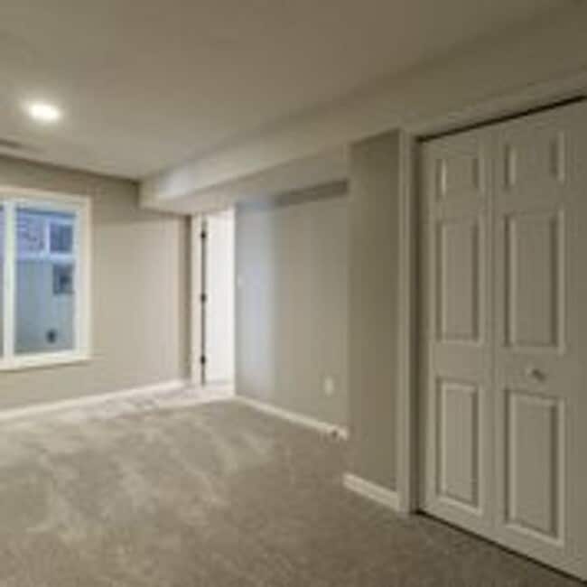 Building Photo - 1510 Woodrail Ave