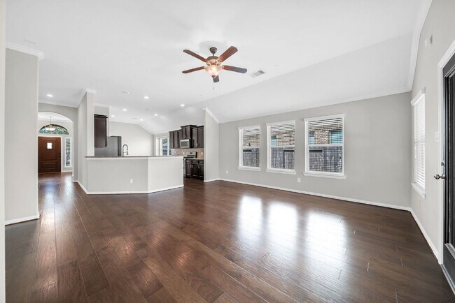 Building Photo - Welcome home to this beautifully maintaine...