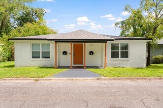 Building Photo - Move-In Special: $300 Off First Month if You Move on or before Feb 28, 2026!