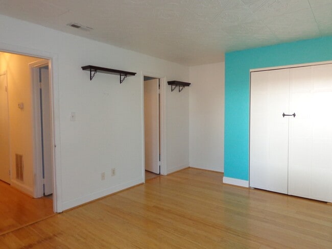 Building Photo - RIVER COVE POINT CONDO