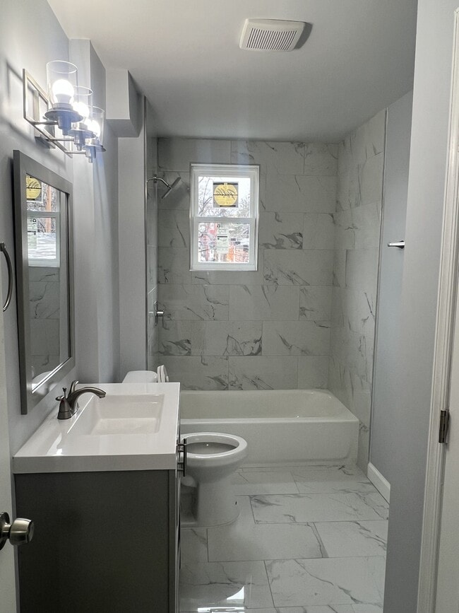 Building Photo - 1212 W Lombard St