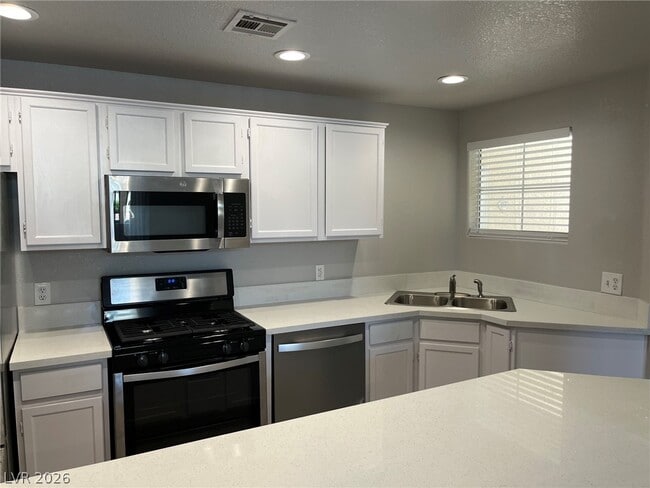 Building Photo - 7400 W Flamingo Rd