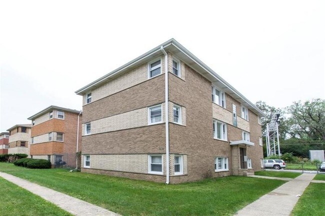 Building Photo - 2062-2066 135th Pl