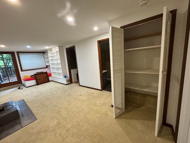 Building Photo - 5730 Merriewood Dr