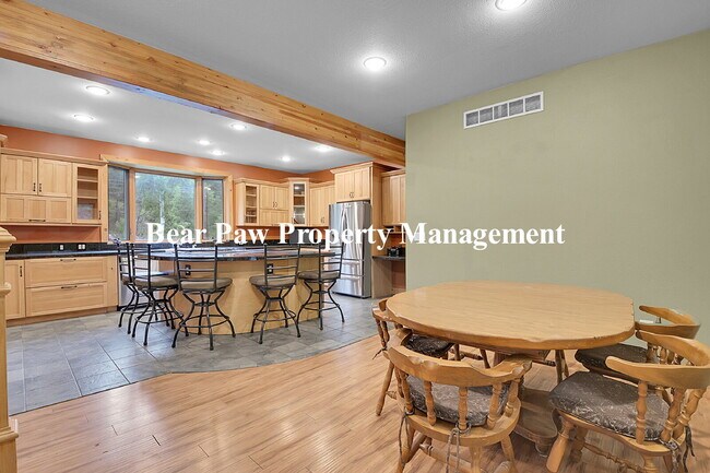 Building Photo - Spacious 4-Bedroom Retreat in Scenic Conif...