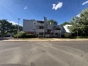 Building Photo - 7395 E Eastman Ave