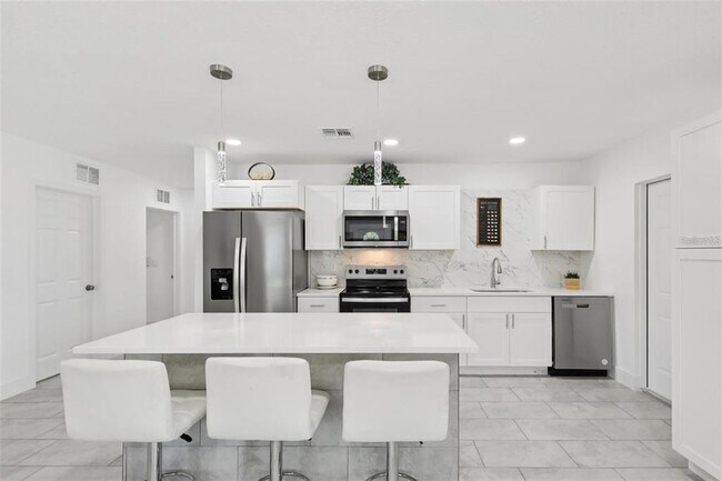 Building Photo - 3530 Goodrich Ave