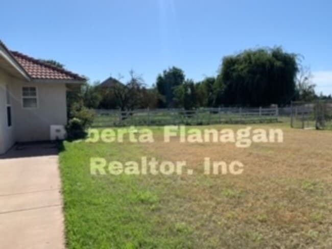 Building Photo - 5481 Mendes Ct