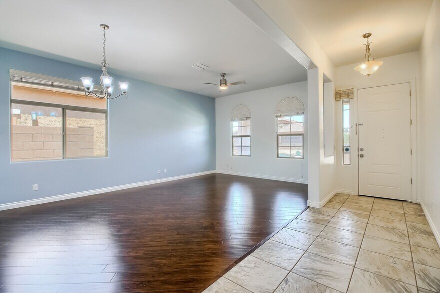 Building Photo - 237 E Lynx Pl