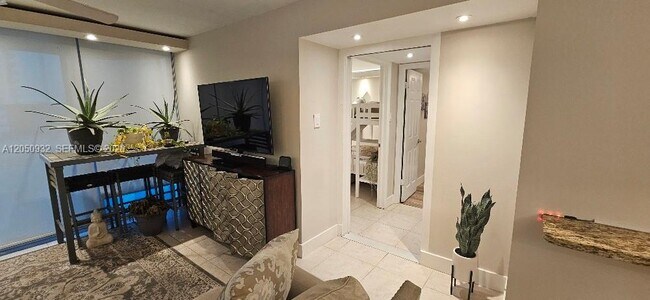 Building Photo - 18081 Biscayne Blvd