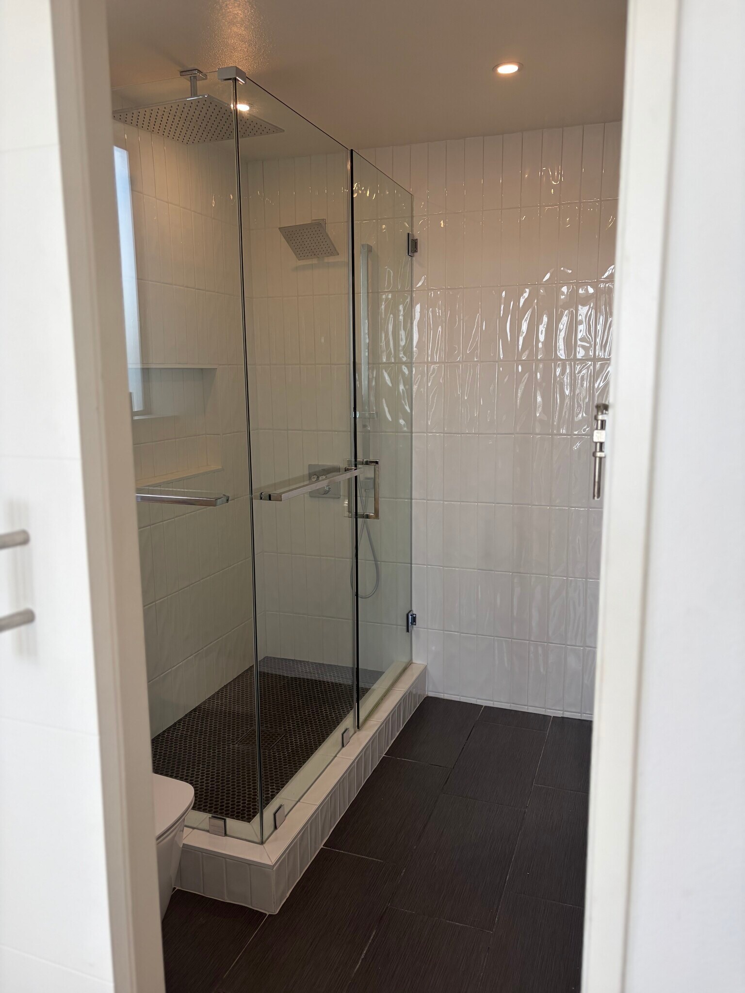 Oversized Master Shower with Grohe rain shower - 8530 Holloway Dr