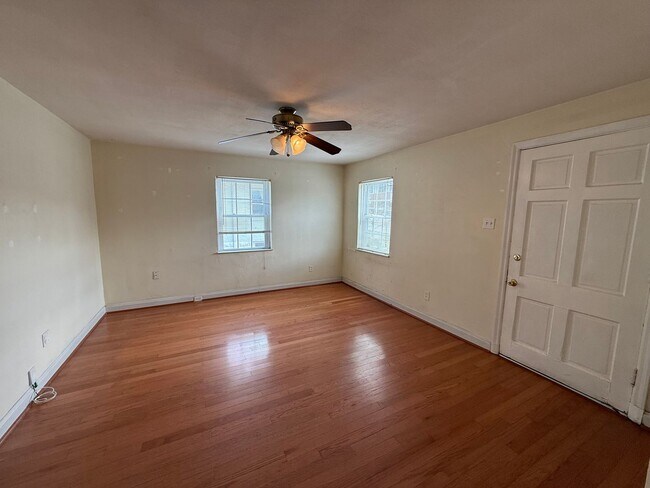 Building Photo - 8661 Litzsinger Rd