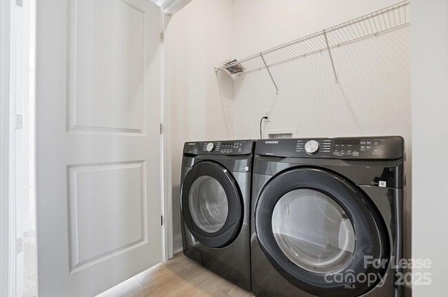 Building Photo - 3224 Drift St