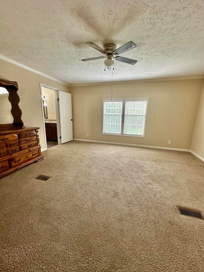 Building Photo - 3011 Ryans Creek Rd