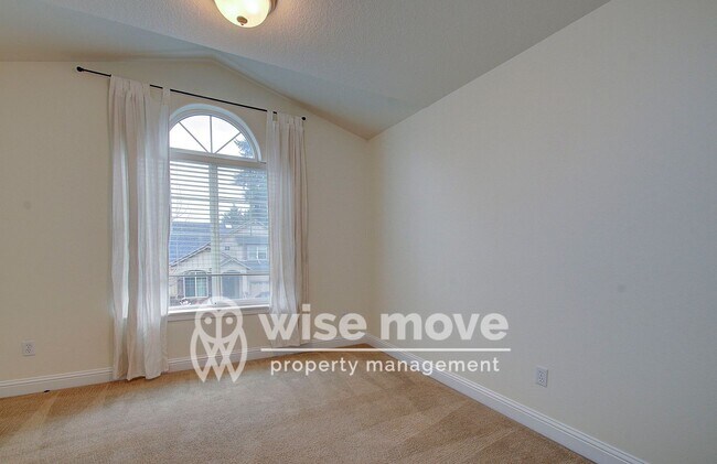 Building Photo - East Vancouver- Beautiful 5 bedroom