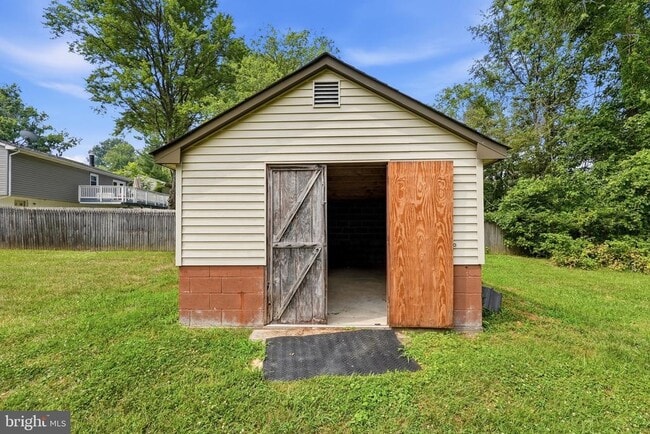 Building Photo - 17004 Gohagen Rd
