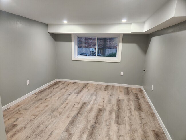 Building Photo - 145 Morrison Dr