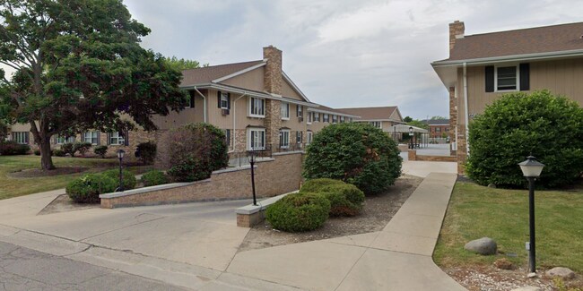 Building Photo - 5650 W Wahner Ave