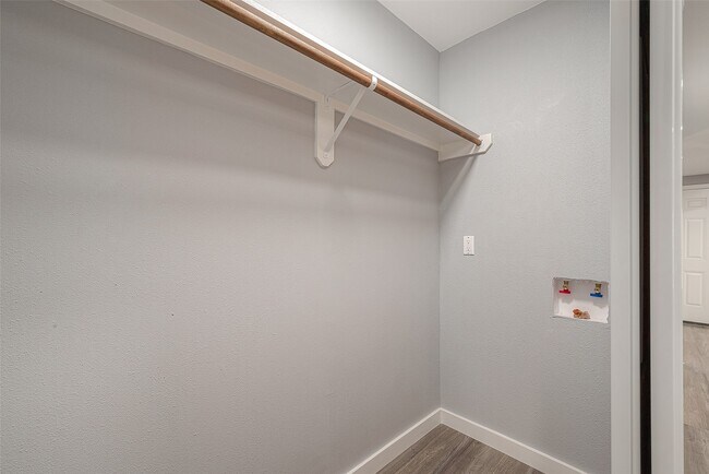 Building Photo - 2725 Avenue F