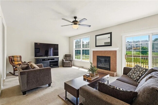 Building Photo - 10565 Cherry Grove Ct