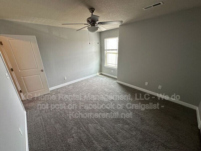 Building Photo - 10540 Kane Dr