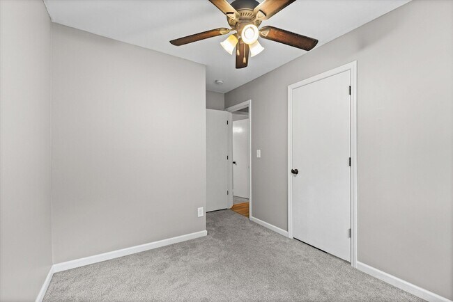 Building Photo - 4512 Salem Dr