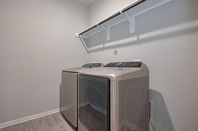 Building Photo - 31415 Conover Dr