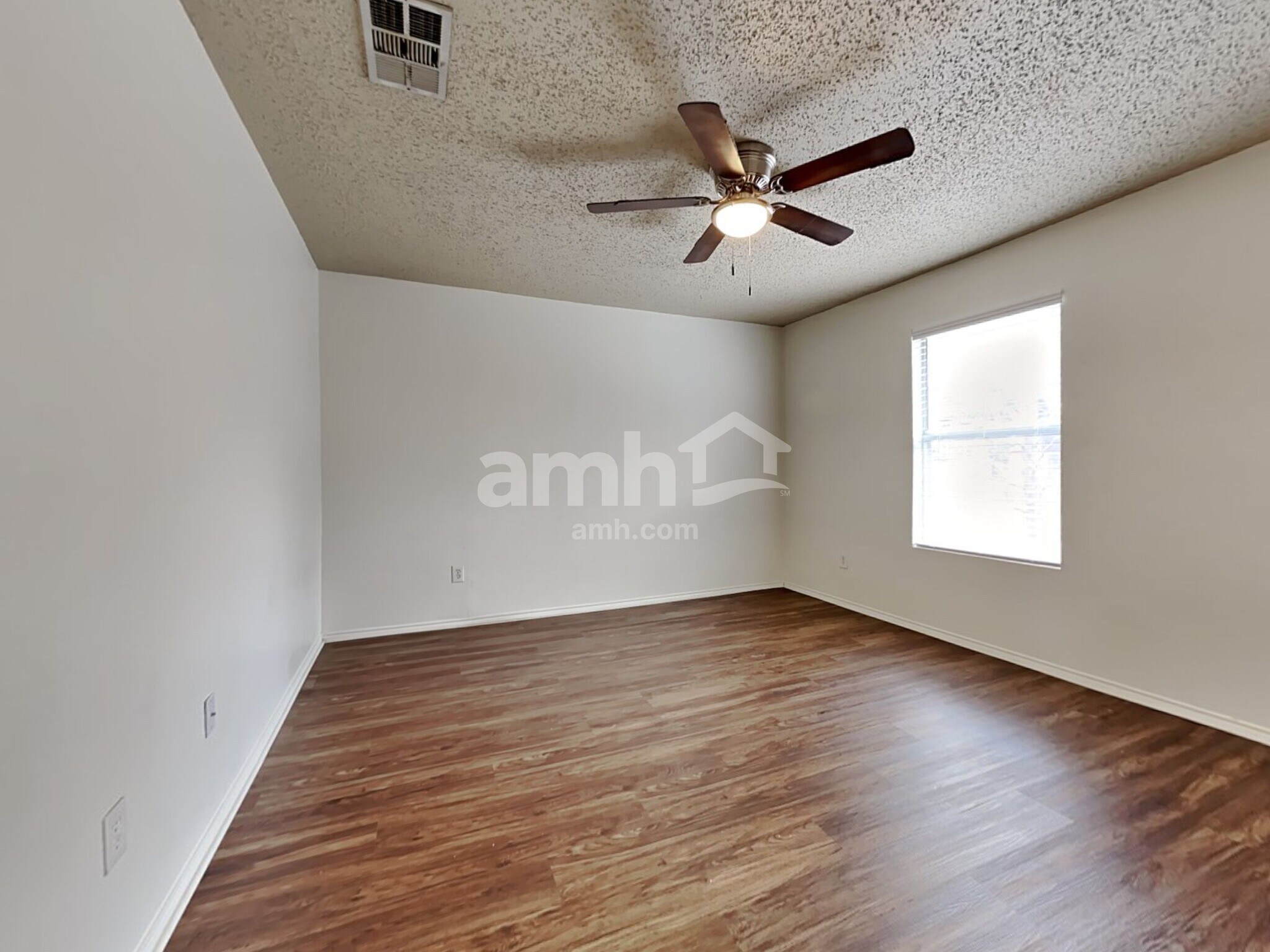 Building Photo - 5205 Bedfordshire Dr