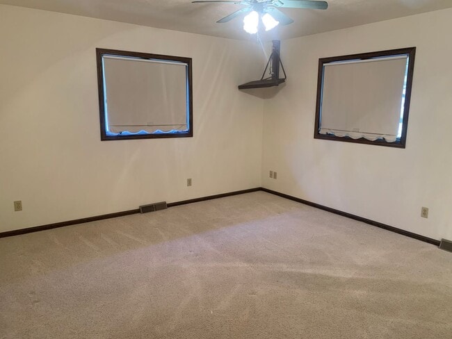 Building Photo - Looking for country living? Check out this...