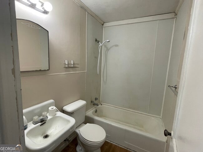 Building Photo - 712 Georgia Ave