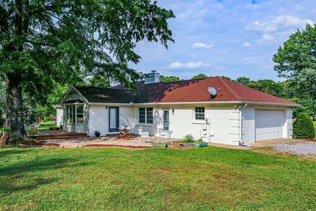 Building Photo - 3610 S Mt Juliet Rd