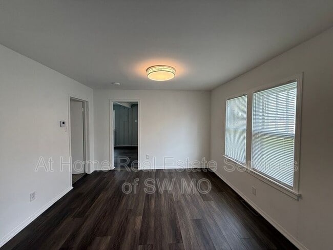 Building Photo - 1021 W Turner St