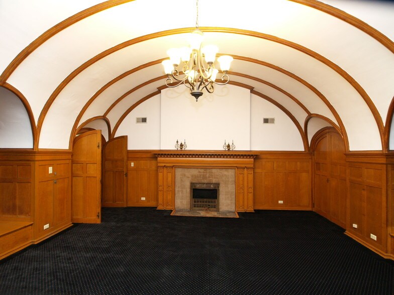 Living Room - 390 Linwood Ave