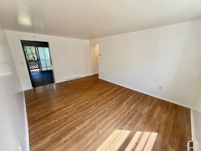 Building Photo - 11 Hamilton Pl
