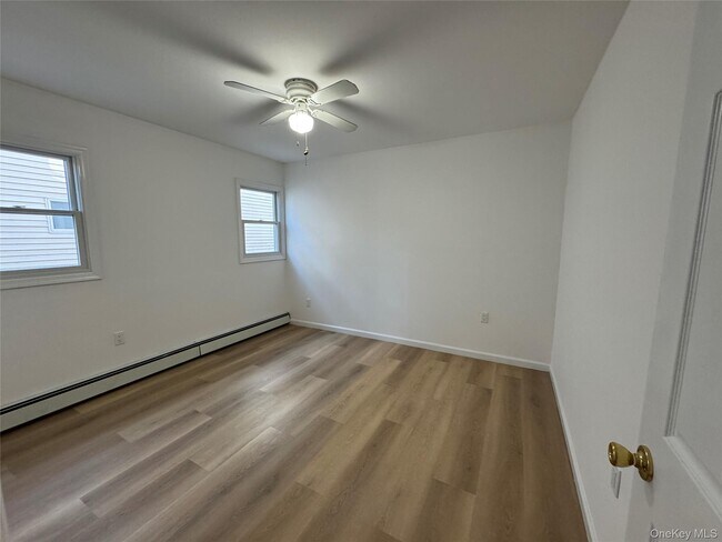 Building Photo - 542 E Pine St