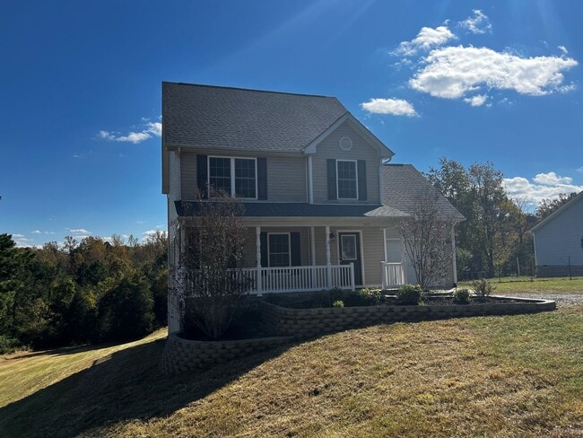 Building Photo - 4 Bedroom House in Madison Heights