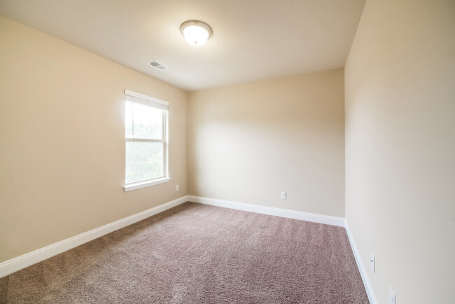Building Photo - 12291 Anchor Way