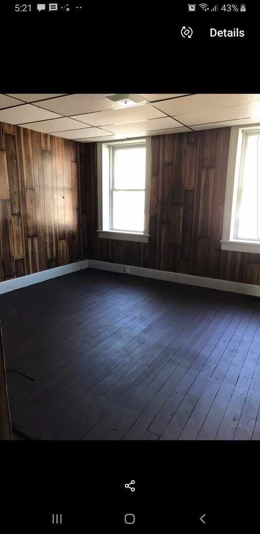 Building Photo - 3 bedroom 1 bath