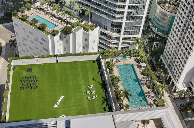 Building Photo - 1395 Brickell Ave