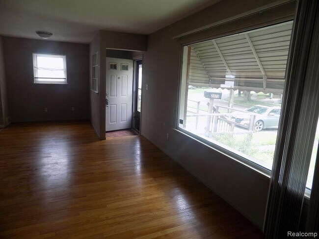Building Photo - 2070 Oceana St