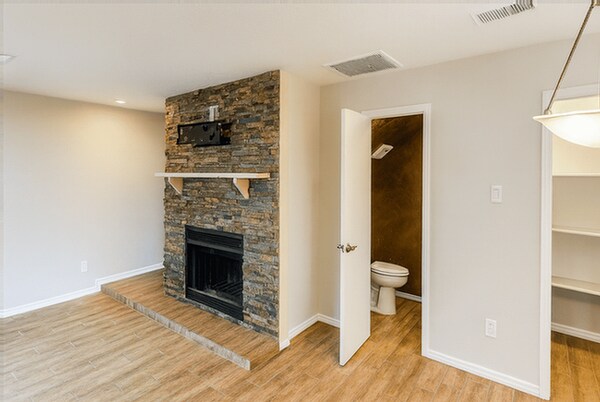 Building Photo - 2379 Briarwest Blvd